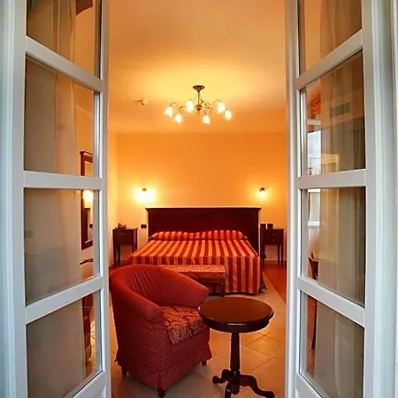Hotel Barolo 호텔